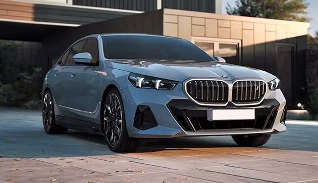 Top 5 Luxury Cars You Can Rent in Karachi