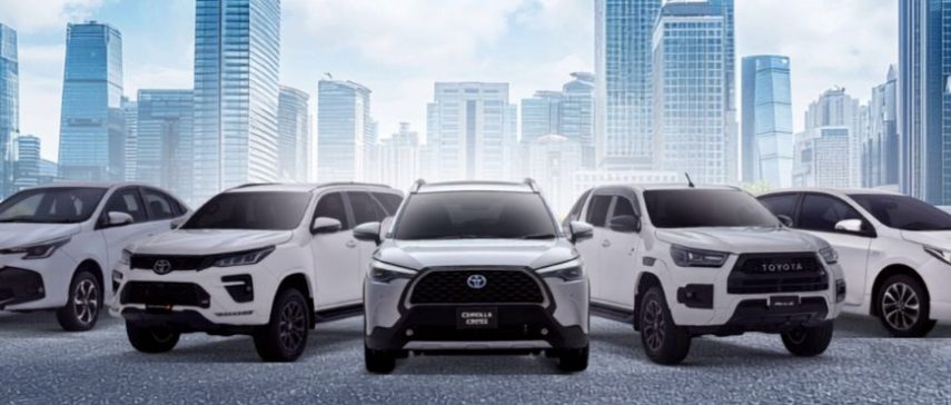 Fleet of white Toyota cars and SUVs available for one day car rental in Karachi